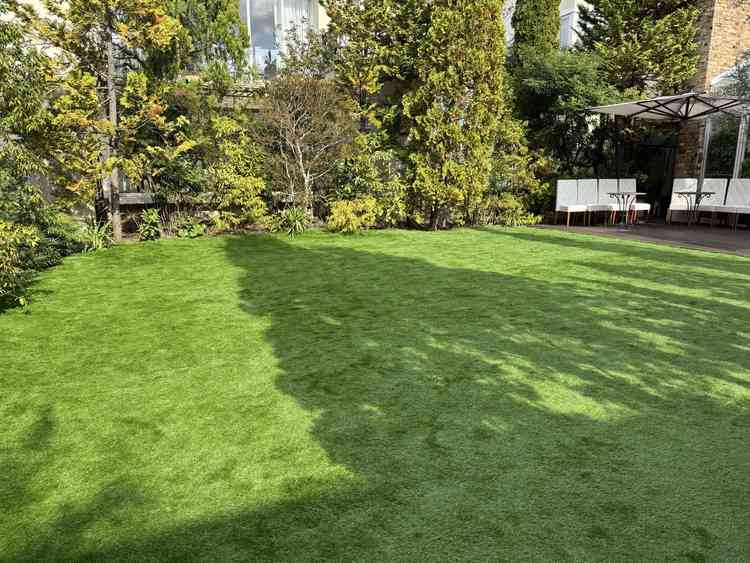 式場敷地内にてガーデン挙式を実施する際の会場