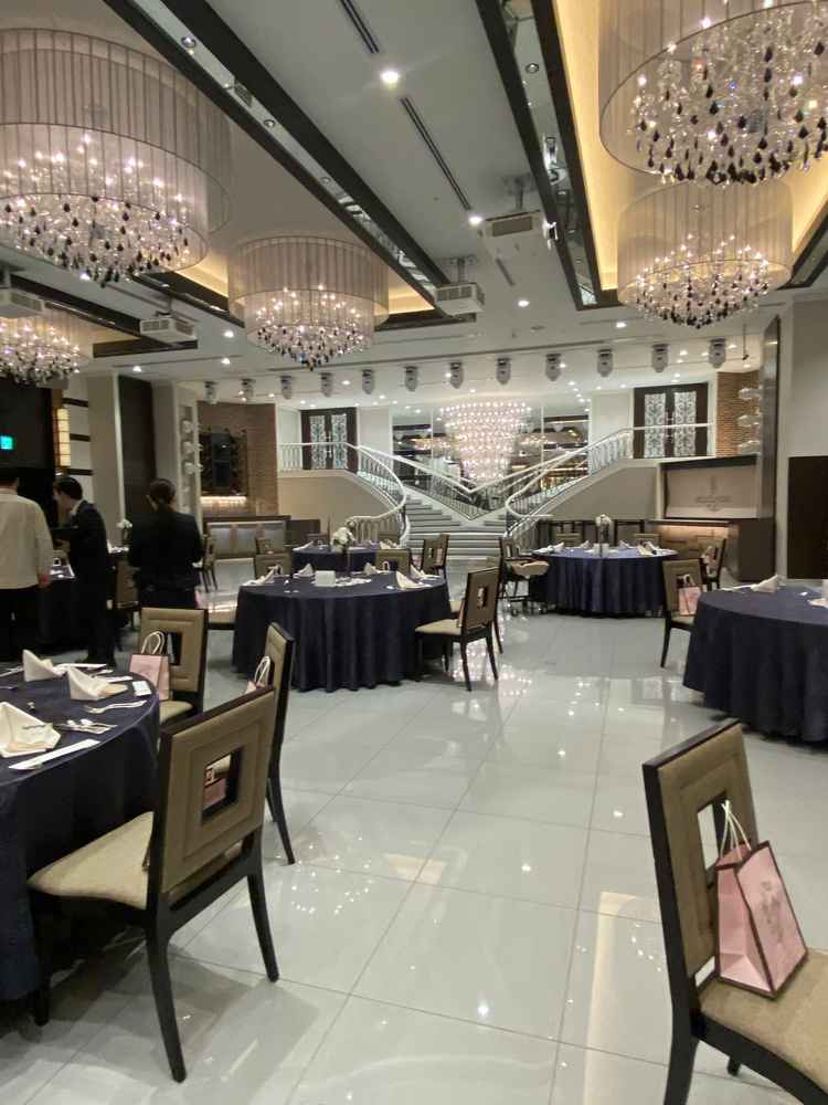 コンコードのゲスト席からの景色。天井が高く、広々とした空間でした。