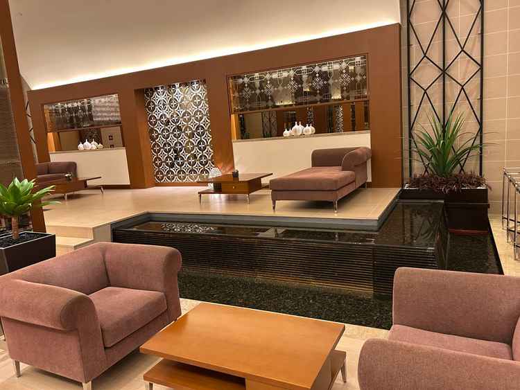 披露宴会場に入場する前のラウンジです。トイレや授乳室も傍にあり、ゲストに優しいと思いました。