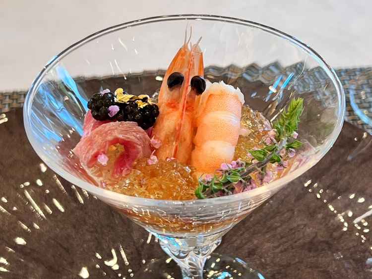 食事は見た目も味も良かったです。ただ、高いコースだったので選ばないかもしれませんが、、、