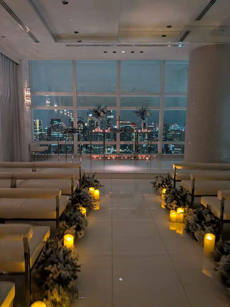 地上41階から見える夜景が綺麗はチャペルでした。