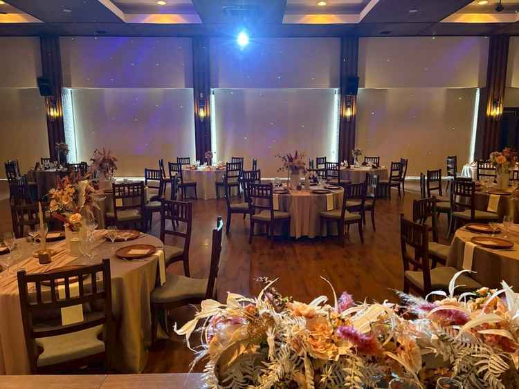 入場前の披露宴会場の様子