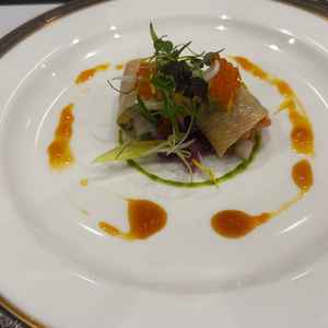 湯葉や胡麻、山椒など、フレンチの中に和の要素を感じられるお料理でした。ゲストの満足度も高いと思います