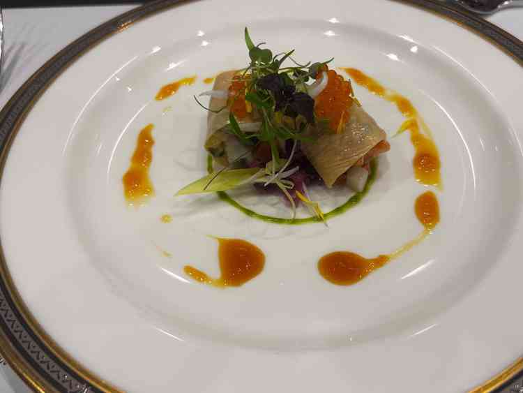 湯葉や胡麻、山椒など、フレンチの中に和の要素を感じられるお料理でした。ゲストの満足度も高いと思います