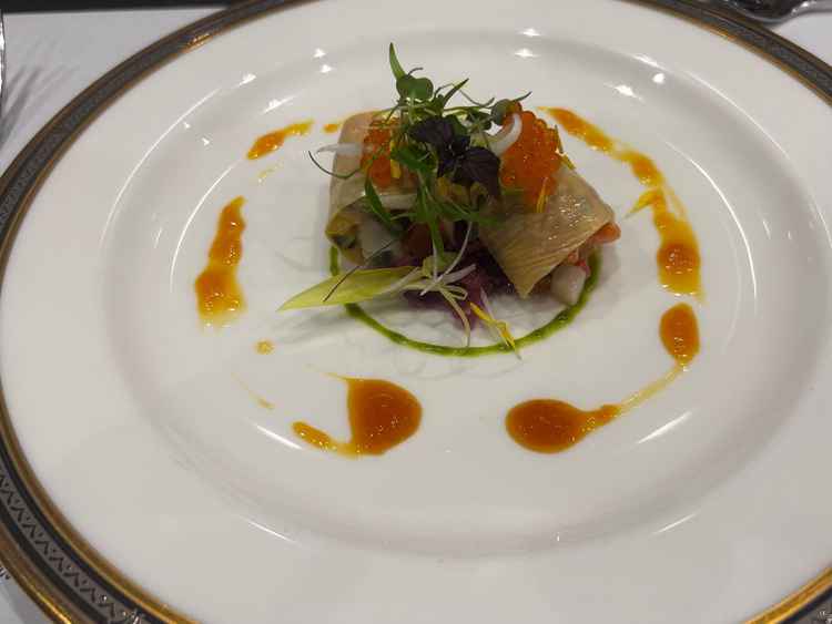 湯葉や胡麻、山椒など、フレンチの中に和の要素を感じられるお料理でした。ゲストの満足度も高いと思います