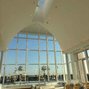 1月、15:30頃の晴天時の天空のチャペル。