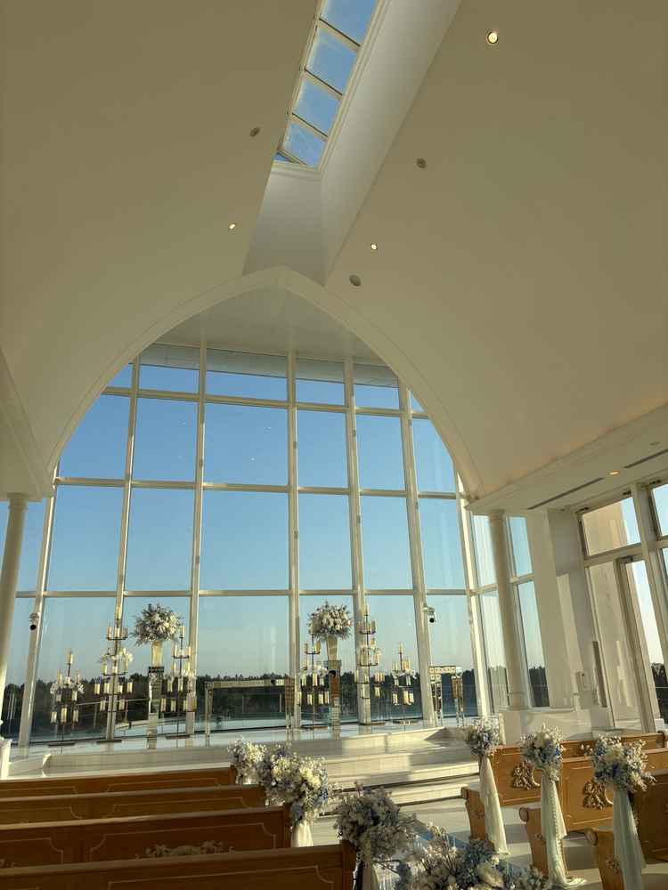 1月、15:30頃の晴天時の天空のチャペル。