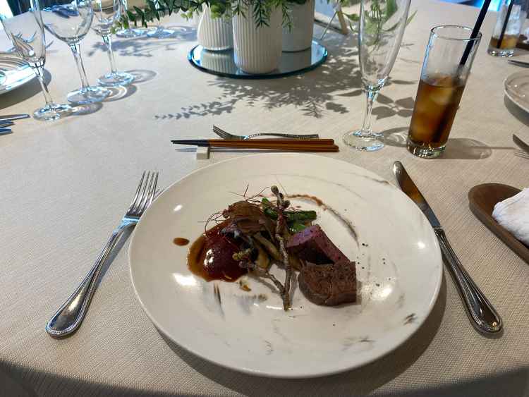 今回見学した際、料理がほぼフルコースで出てきたのが驚きでした。デザートまで堪能できました。