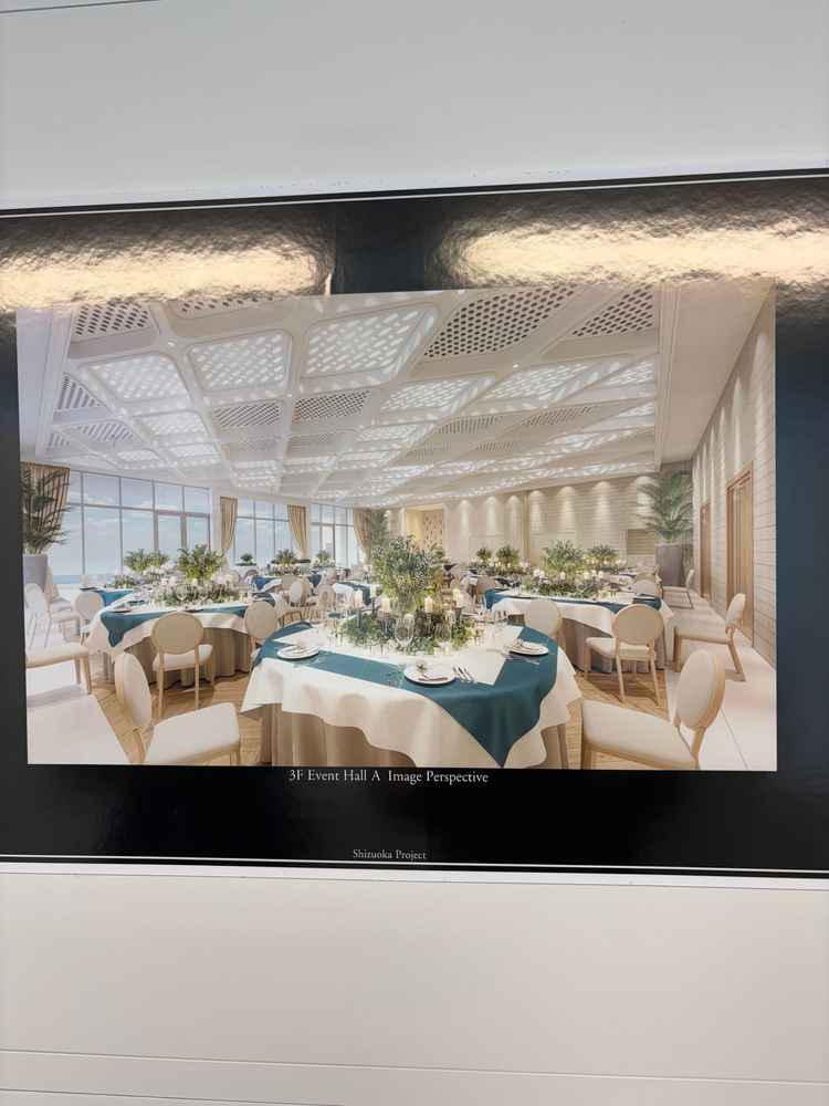 モニターで披露宴会場を見せてもらった。