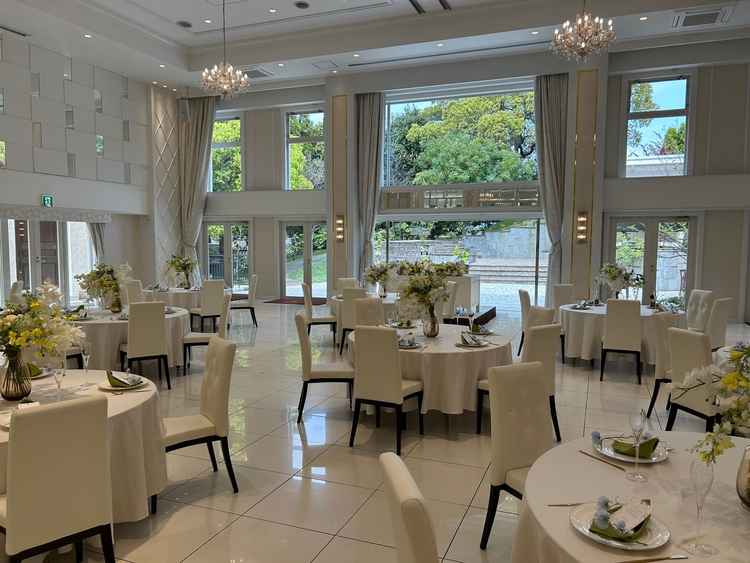 披露宴会場が開放感があり良かった