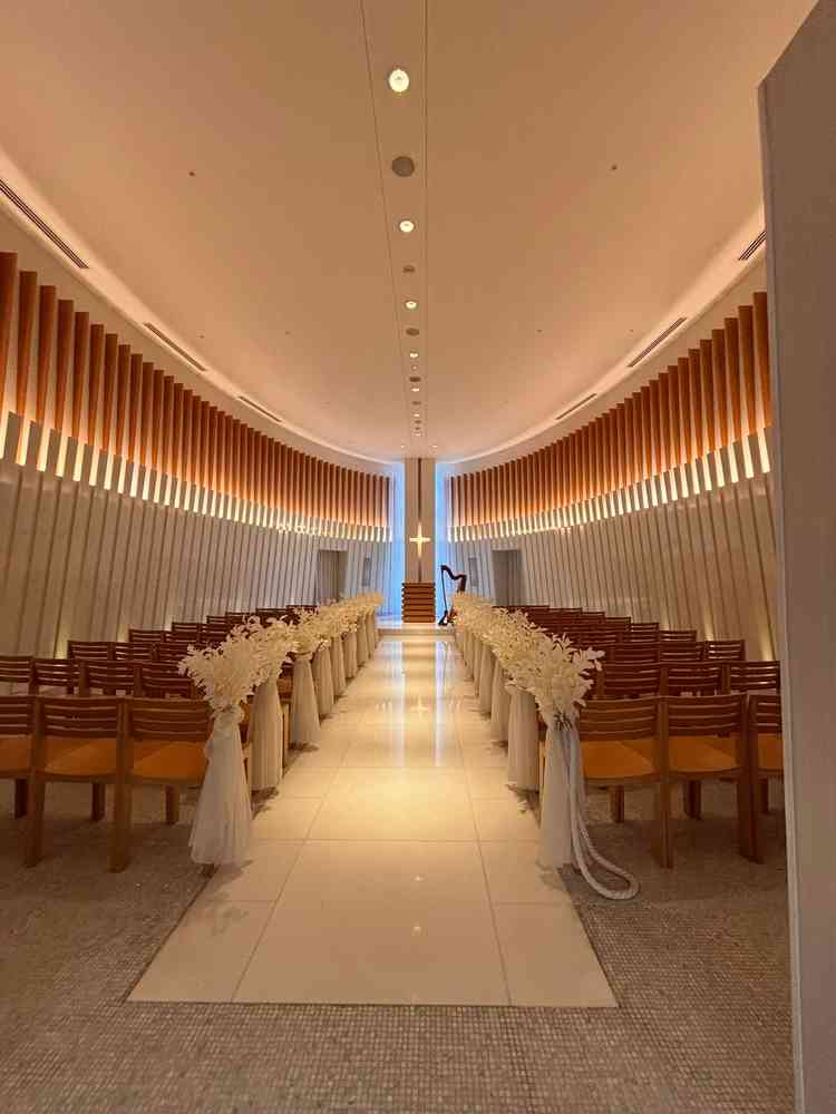 チャペルのコンセプトが妖精ということもあり、幻想的でした。写真より実物のが綺麗で見学してよかったです