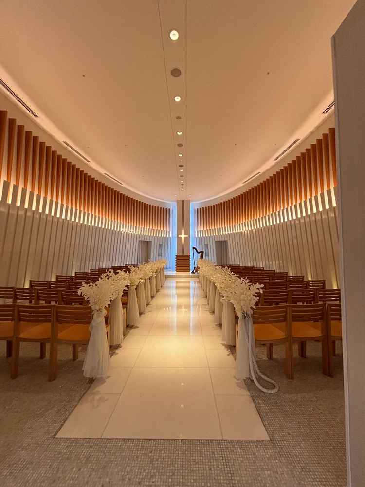 チャペルのコンセプトが妖精ということもあり、幻想的でした。写真より実物のが綺麗で見学してよかったです