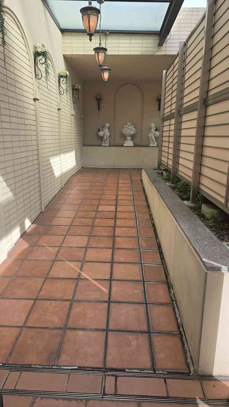 全ての会場がバリアフリーで、チャペルの階段横にもスロープがありました。