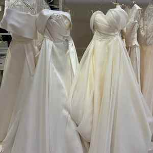 限定デザインのドレスもあるとのことで、すごく惹かれました！