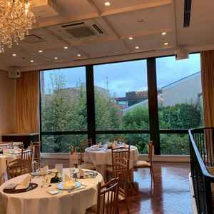 披露宴会場。40人程度の規模でちょうど良い大きさ