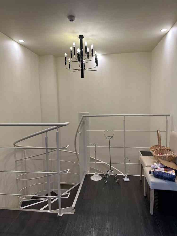 新郎新婦控え室に螺旋階段があり、可愛いなと思いました。