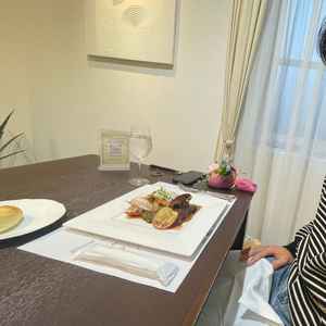 フェア参加者が多くいたので、説明を聞いたテーブルで一斉にいただきました。