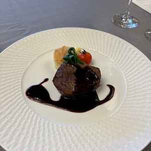 お肉を試食させて頂いたが、国産牛で質も良くとても美味しかったです。