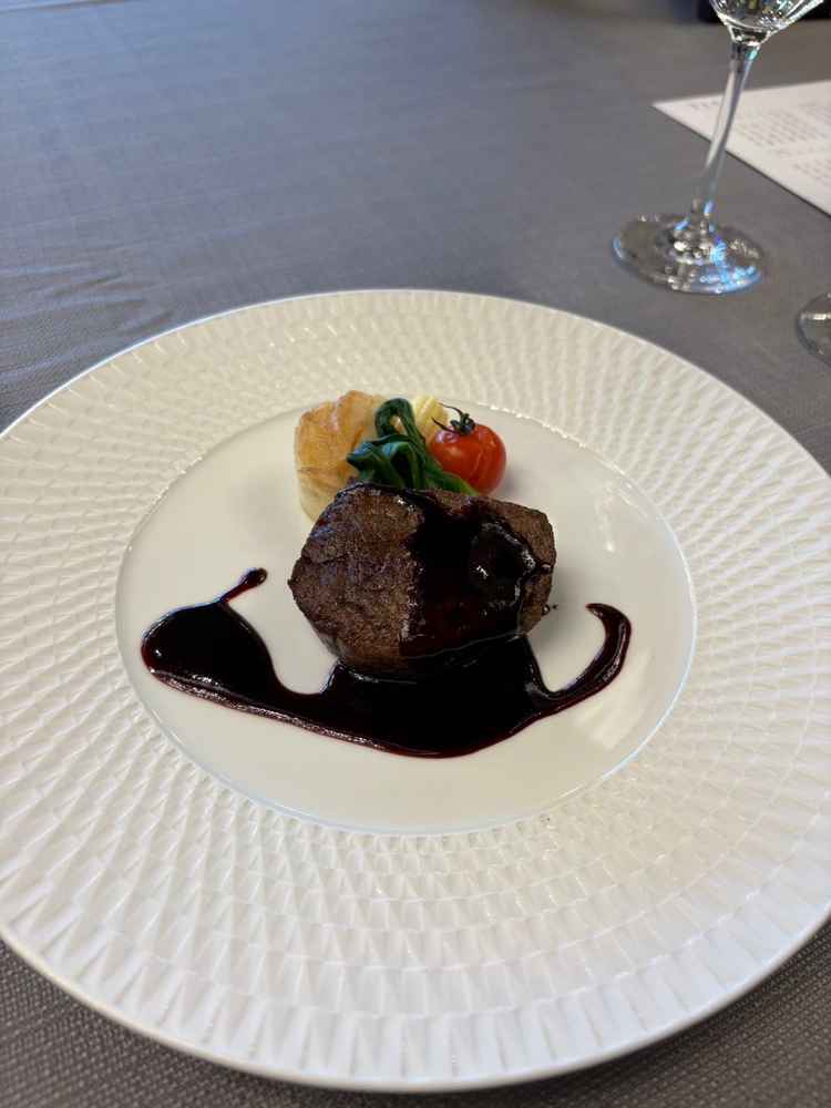 お肉を試食させて頂いたが、国産牛で質も良くとても美味しかったです。