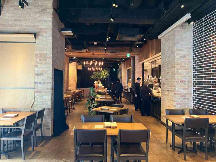 会場入り口からの様子