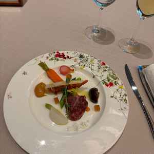 オードブル試食会。前菜とノンアルコールシャンパン、パンもいただけて当日のお料理を創造可能。