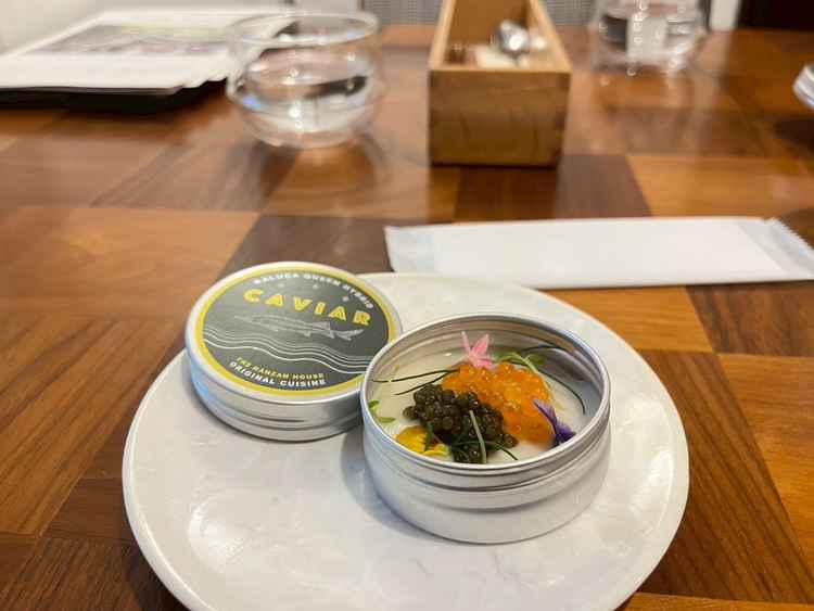 前菜…キャビア初めて食べましたがおいしかったです