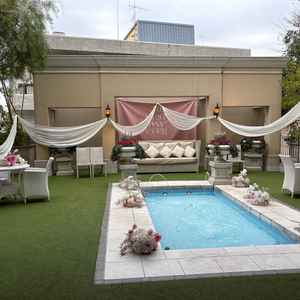 披露宴会場のガーデンスペースです。フェアではバルーンを飛ばす演出を体験させていただきました。