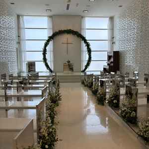 チャペル。白ベースでとても綺麗でした。色を取り入れることもできるのが魅力的