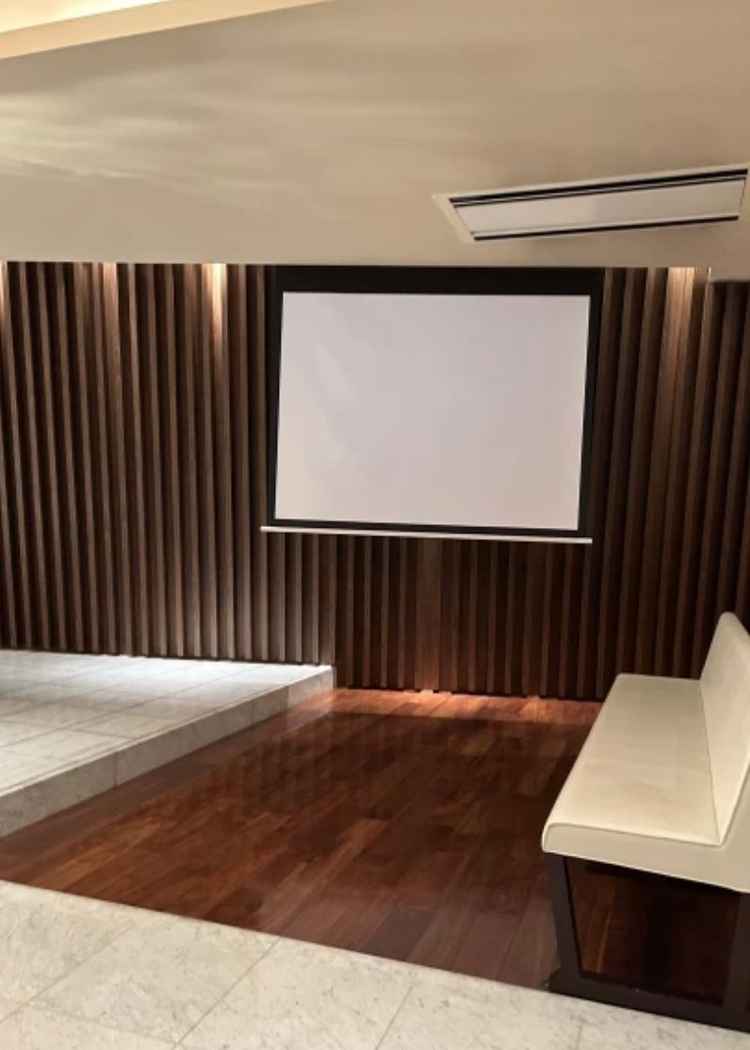 チャペルにあるスクリーン