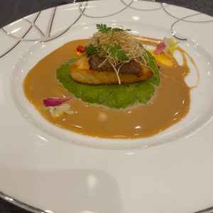 料理はグレード別な会場がほとんどと聞く中で、グレード別に分かれていないシステムは安心感がありました。