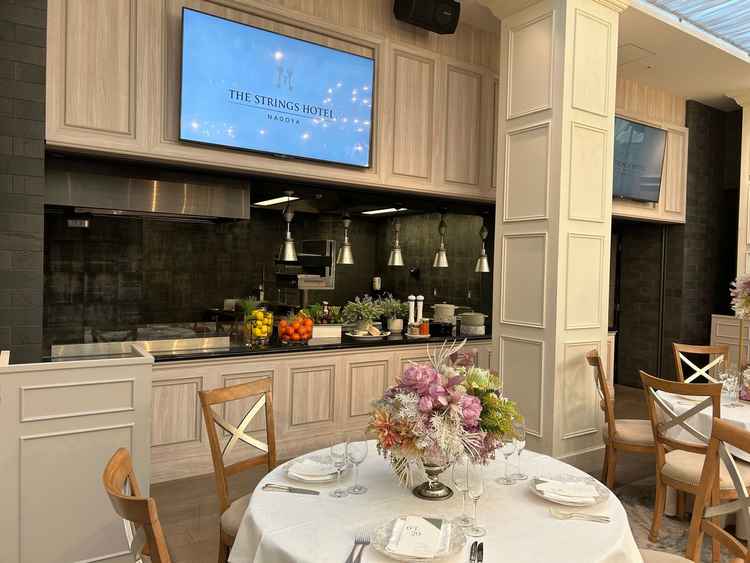 披露宴会場の様子。オープンキッチンが完備されており、ゲストに料理を美味しく提供できると思った。