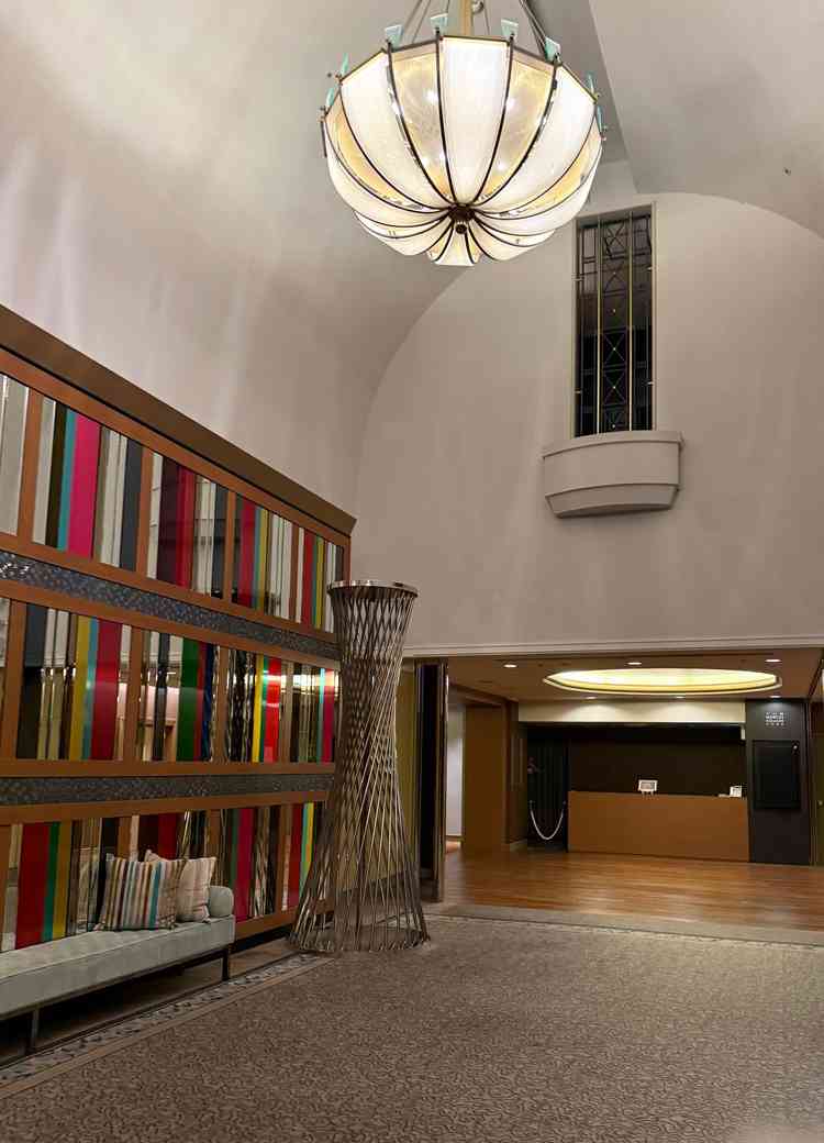 廊下　神戸ポートタワーのオブジェがありました