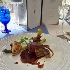 ライブキッチンの併設されている披露宴会場にて、試食をいただきました。