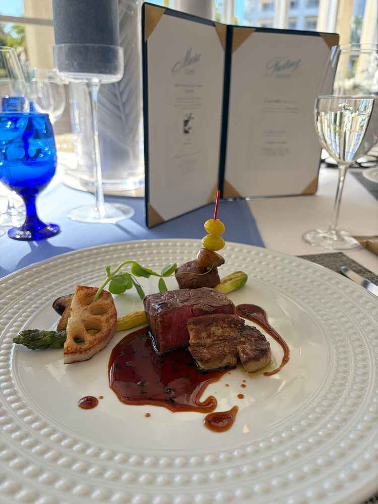 ライブキッチンの併設されている披露宴会場にて、試食をいただきました。