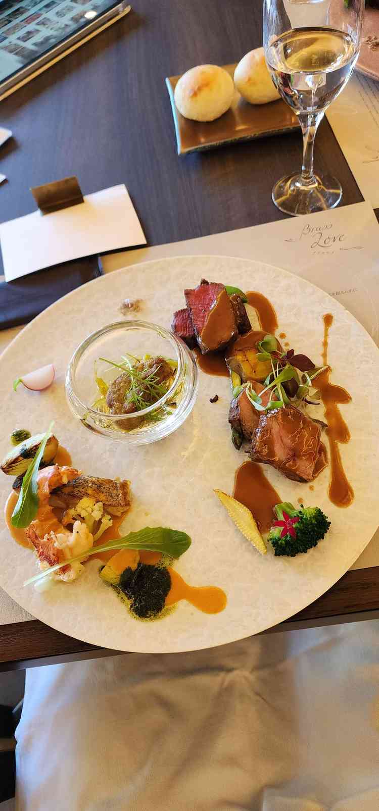 お肉もお魚も美味しく、食べていて飽きの来ない味付けでした。