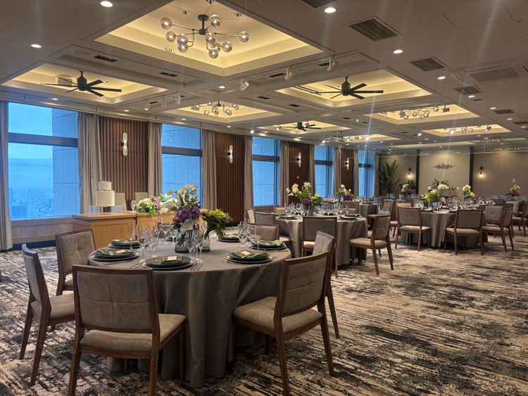 披露宴会場1つ目