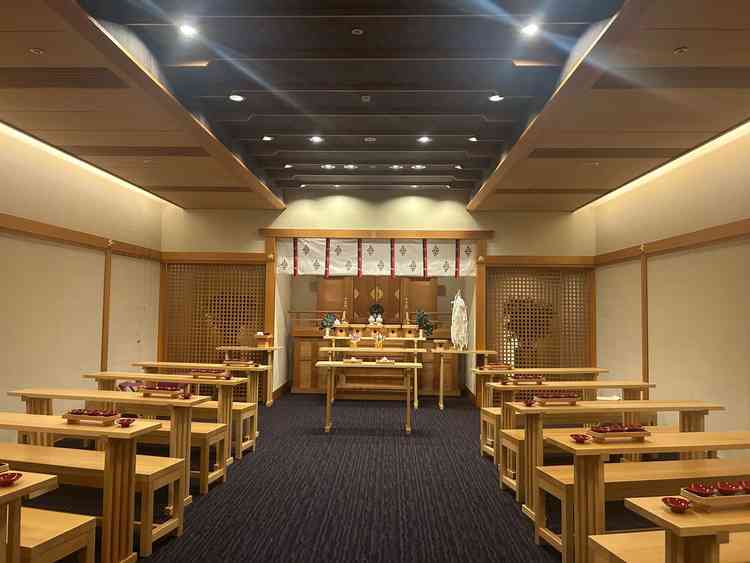 神殿の写真。落ち着いた色味で素敵でした。