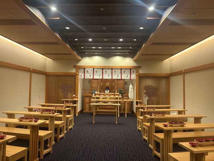 神殿の写真。落ち着いた色味で素敵でした。