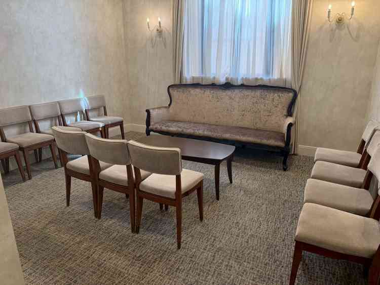 親族控室。新郎新婦控室のすぐそばにあります。通常ゲストが利用するフロアとは別フロアにあります。