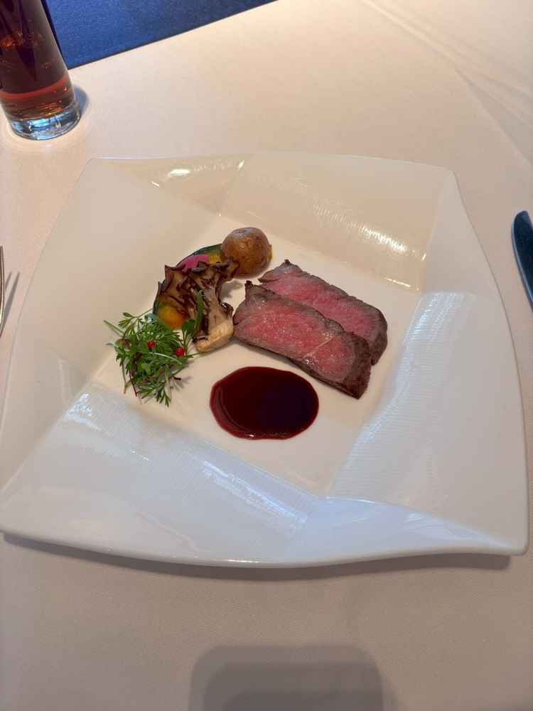 お肉が驚くほど柔らかく、芳醇なソースとの相性も抜群で、ゲストへのおもてなしに自信が持てる逸品でした。