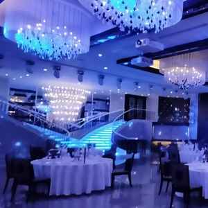 披露宴会場コンコードのライティング演出の様子