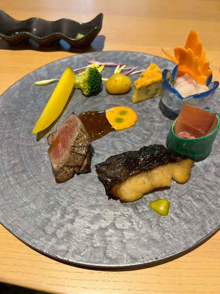 試食としてメインプレートではお肉とお魚を頂きました。お野菜も美味しくあっという間に頂きました。