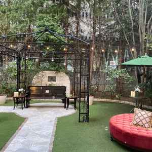 シャボン玉演出が可愛らしい中庭