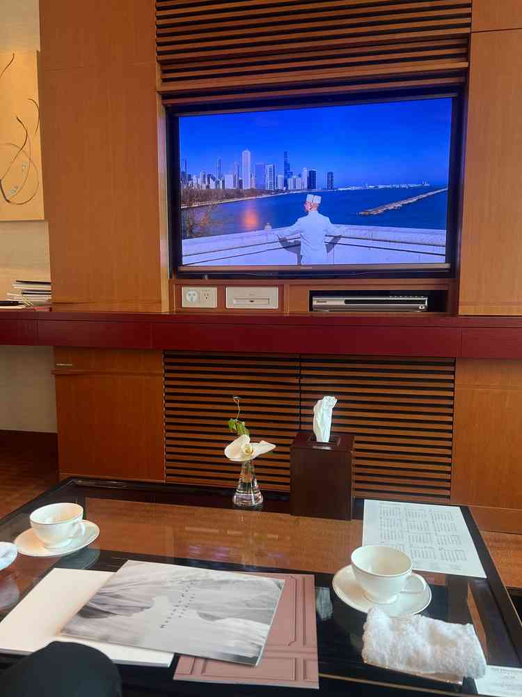 客室での打ち合わせ