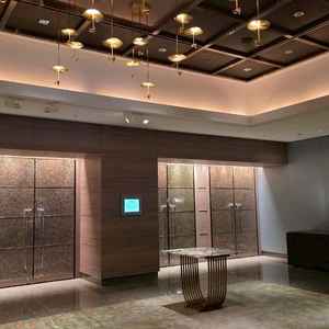 披露宴会場前のスペースです。造りがお洒落でした。