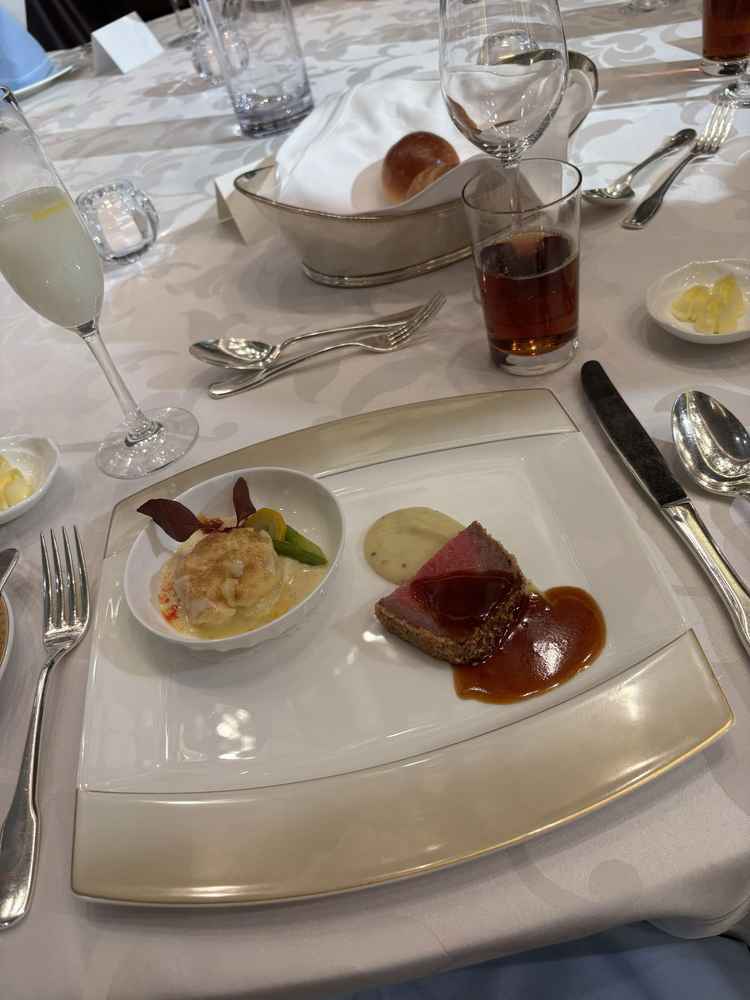 コース料理のメイン。差し替え可能。