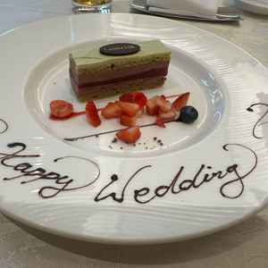 試食は前菜、魚料理、肉料理、デザートを出していただき本番の料理をイメージできた。