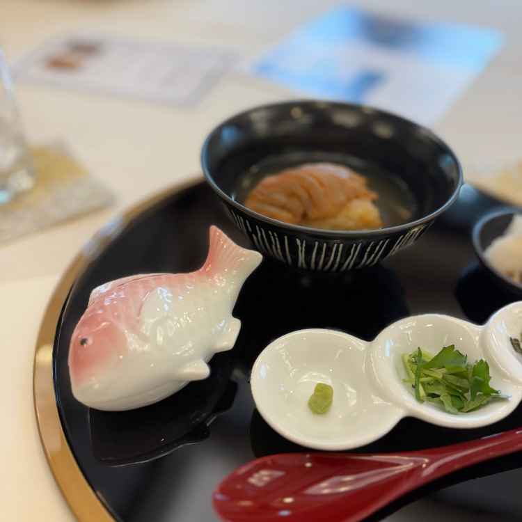 出汁をつかった鯛茶漬け。美味しくいただきました。