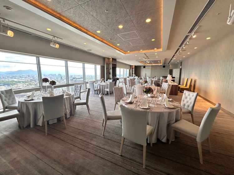 温かみのある絨毯と、景色のコントラストが良かったです。