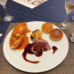 メイン料理の試食です。とてもおいしかったです。